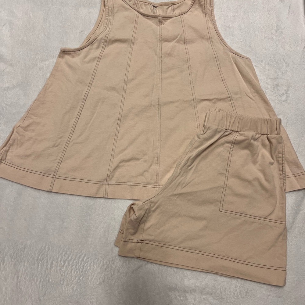 Cream/Beige Sleeveless Tank and Elastic Waist Shorts Set - Picture 3 of 5